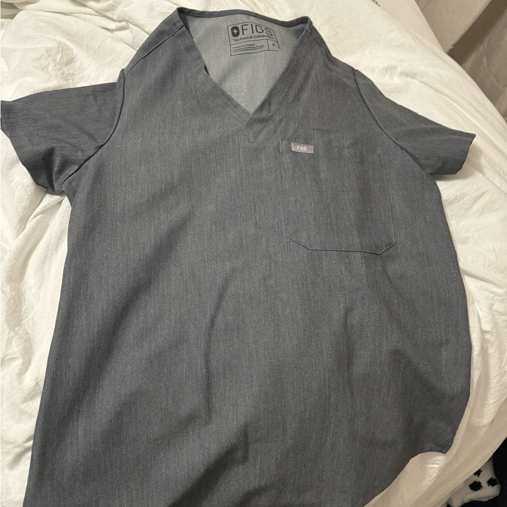 Figs scrub top